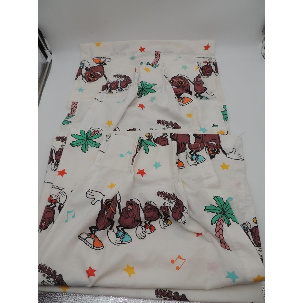 California Raisins pleated drapes 24" x 63"